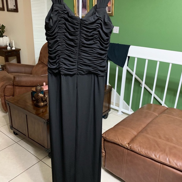 Dress - Picture 3 of 5